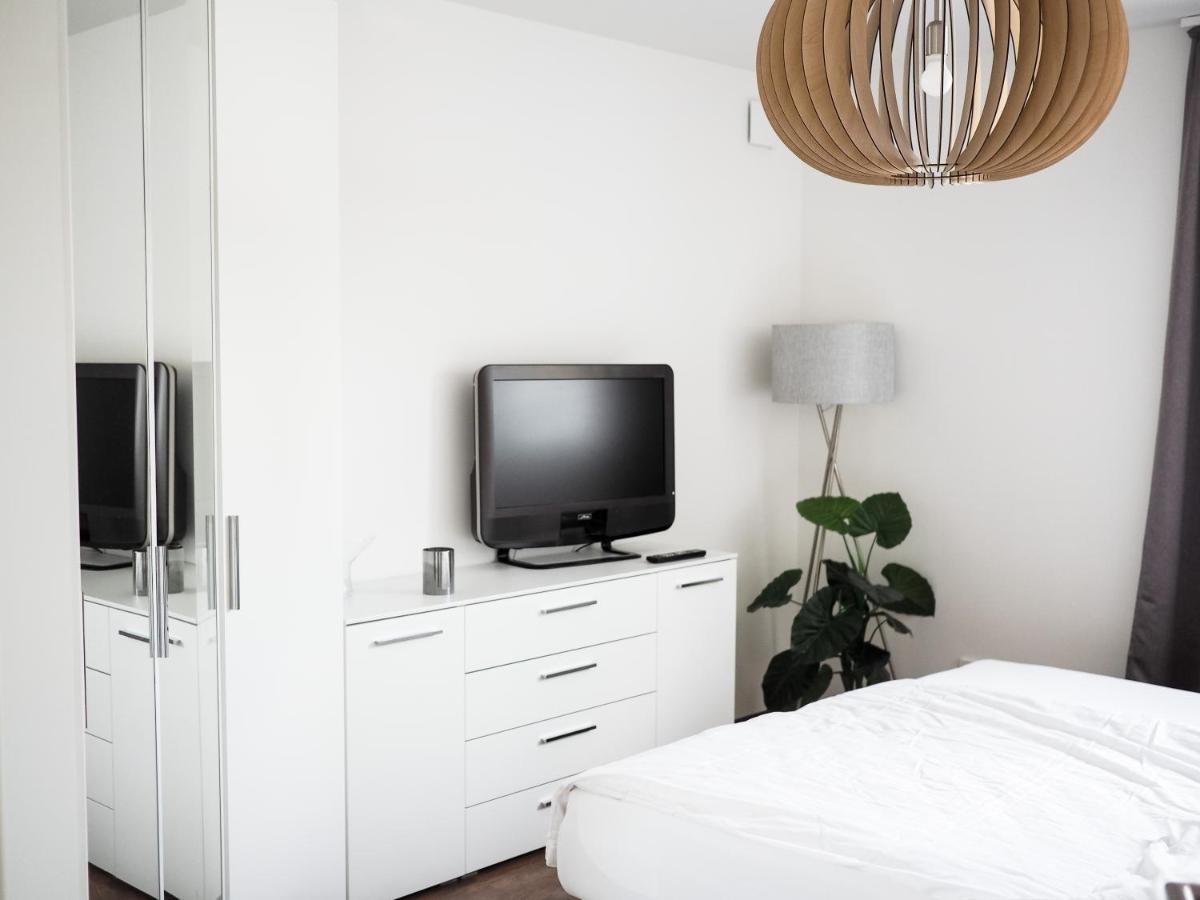 Moderne Ferienwohnung Mit Seeblick & Terrasse 96Qm Grossraschen Bagian luar foto